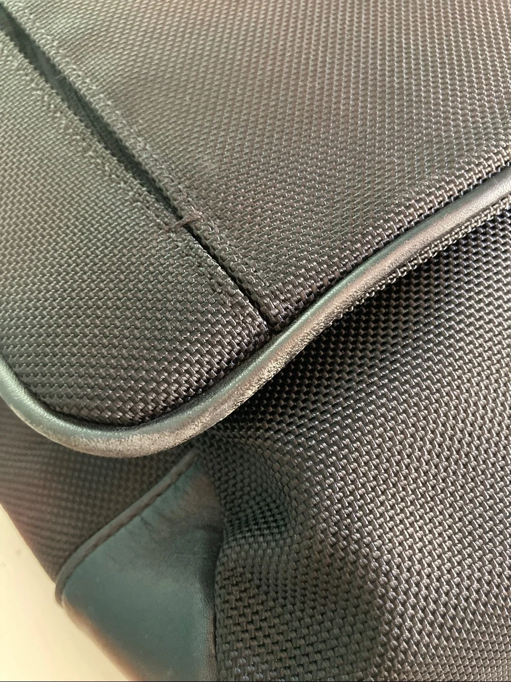 Tumi Alpha 3 LXT Messenger Crossbody Black Nylon & Leather Tech Laptop Bag